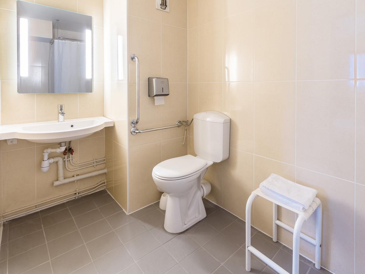 B&B Hotel Angers 2 Universite Бокузе Экстерьер фото